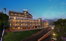 The Munnar Queen